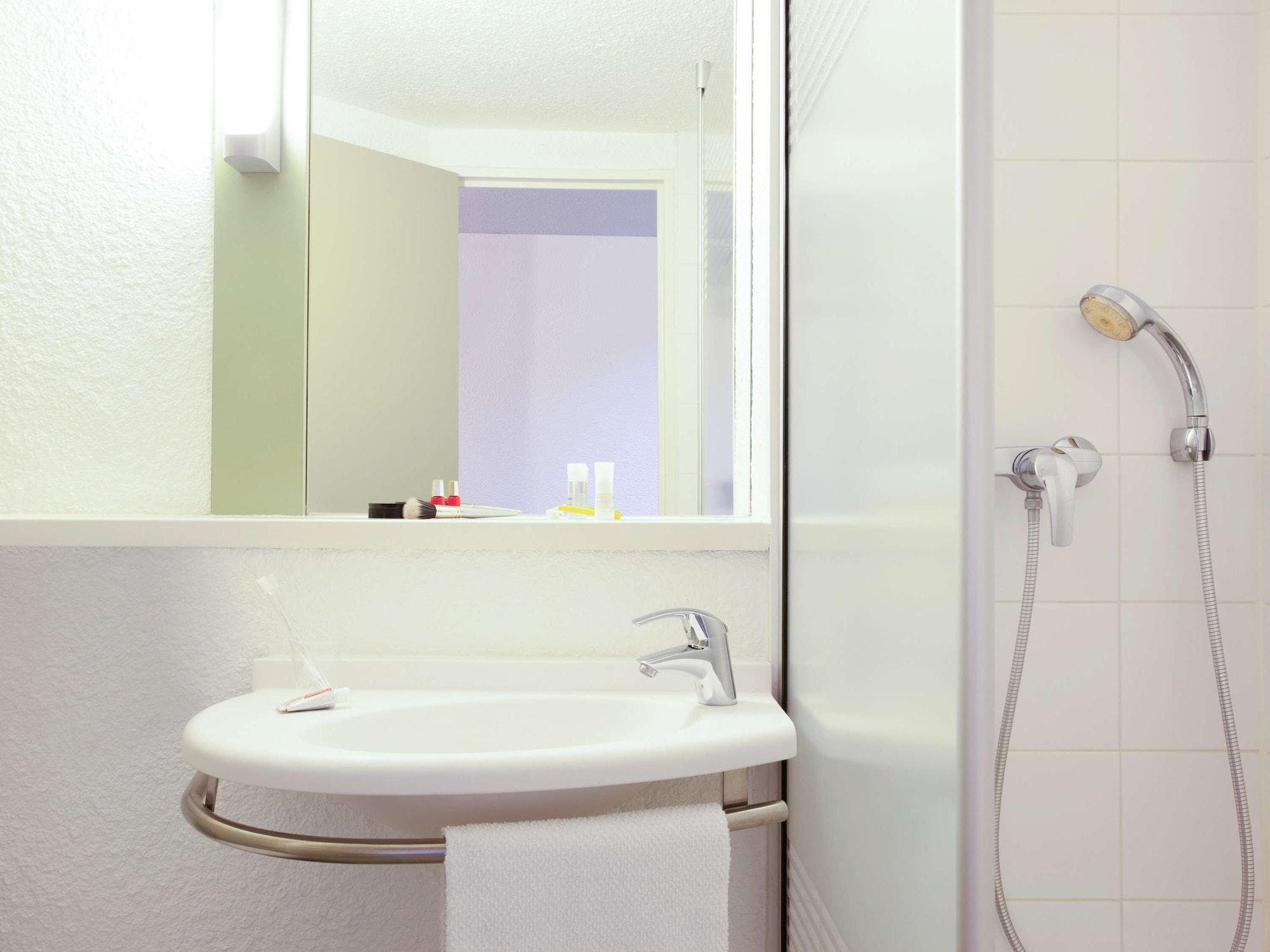 Ibis Budget Tarbes Dış mekan fotoğraf